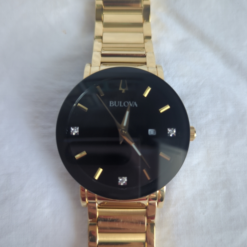 Bulova Futura MODERN Men's Watch MODEL 97D116 Gold Stainless Steel